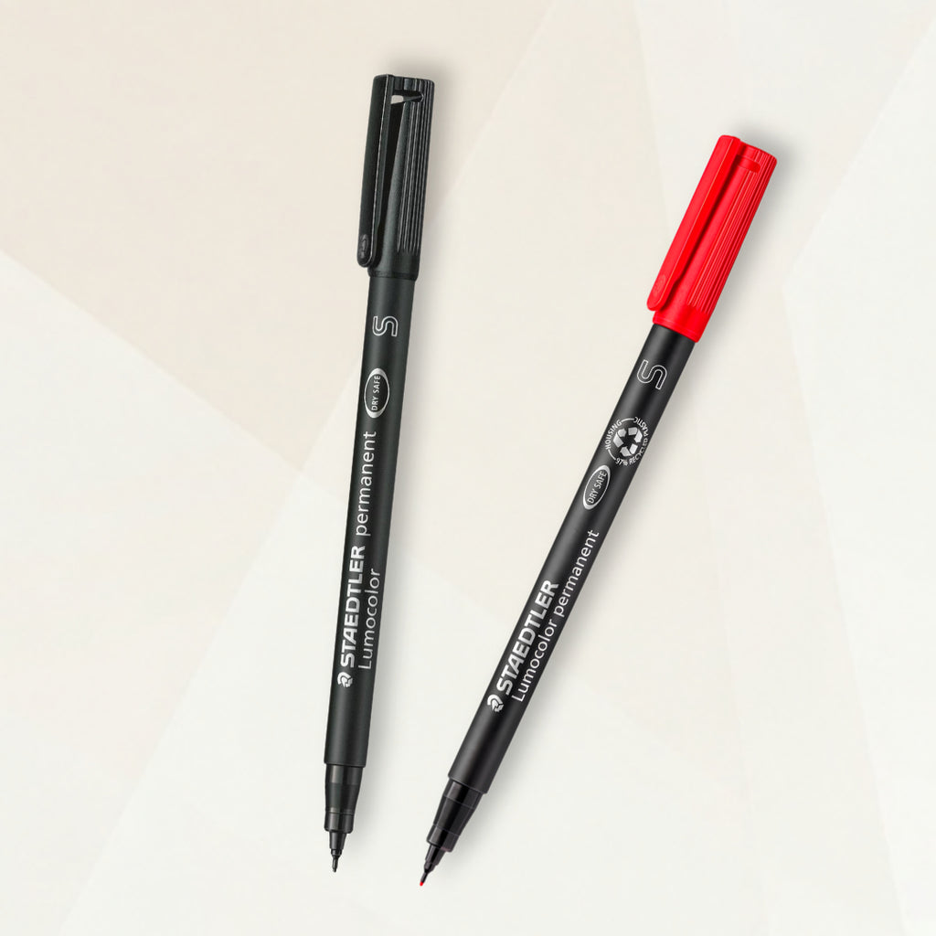 2 stylos (noir + rouge)